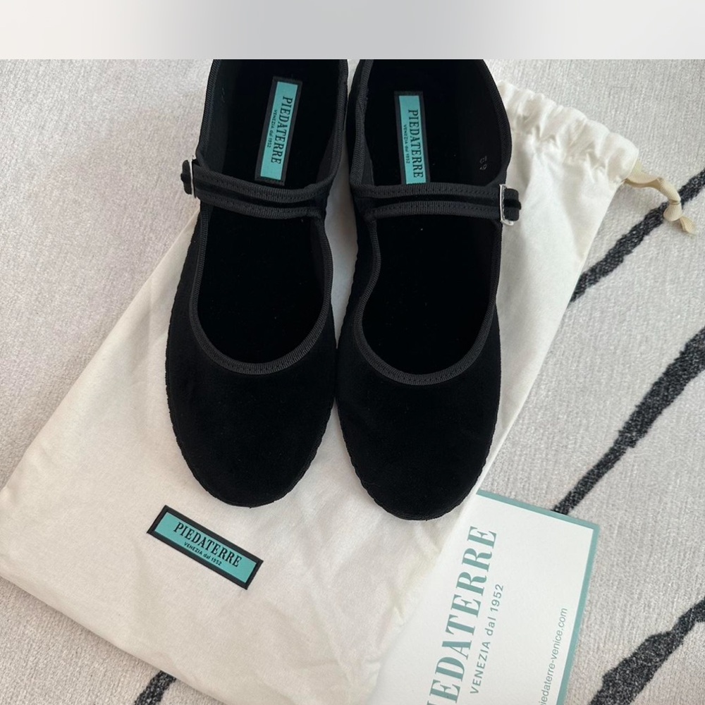 Piedaterre Grace in Black Velvet, US8/EU38